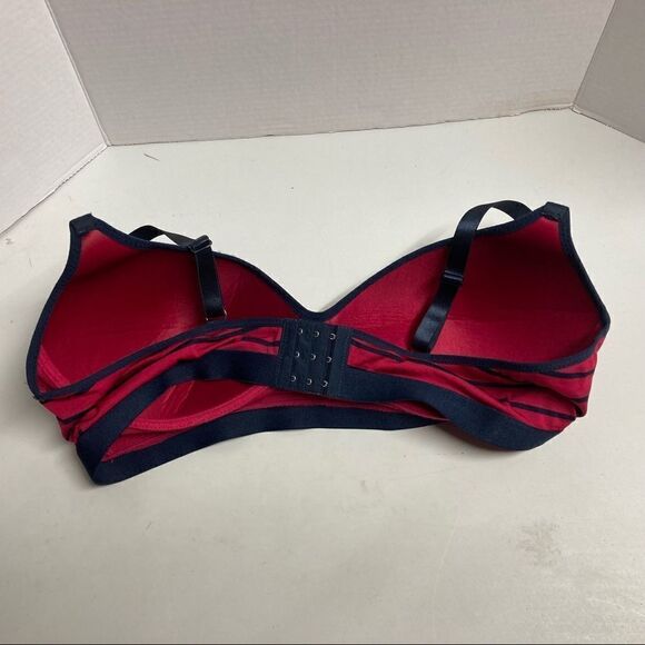 JUST BE, Women’s Red and Blue Striped Bra,42C, NO WIRE, Adjustable Straps - Picture 4 of 9